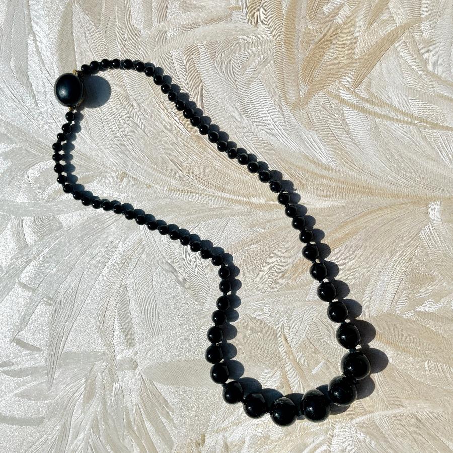 1930's Black Graduated Glass Beads Necklace – The Golden Pearl Vintage