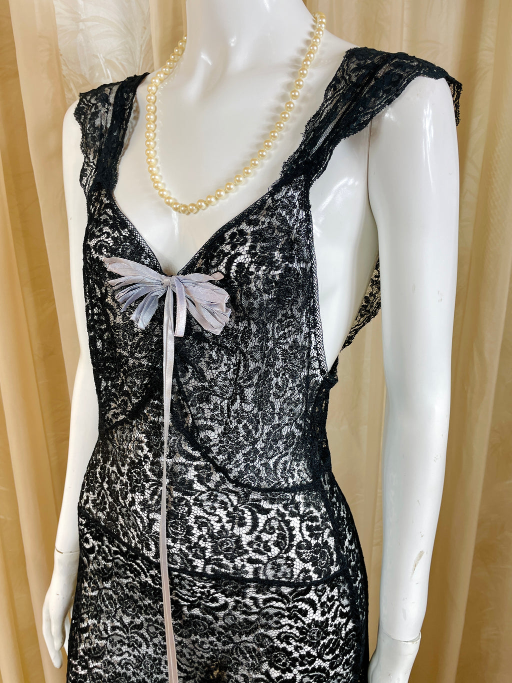 1930's Chantilly Lace Nightgown