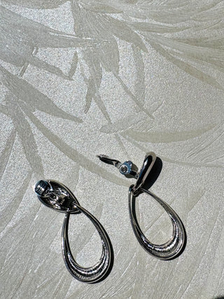 Shiny Silver Teardrop Earrings