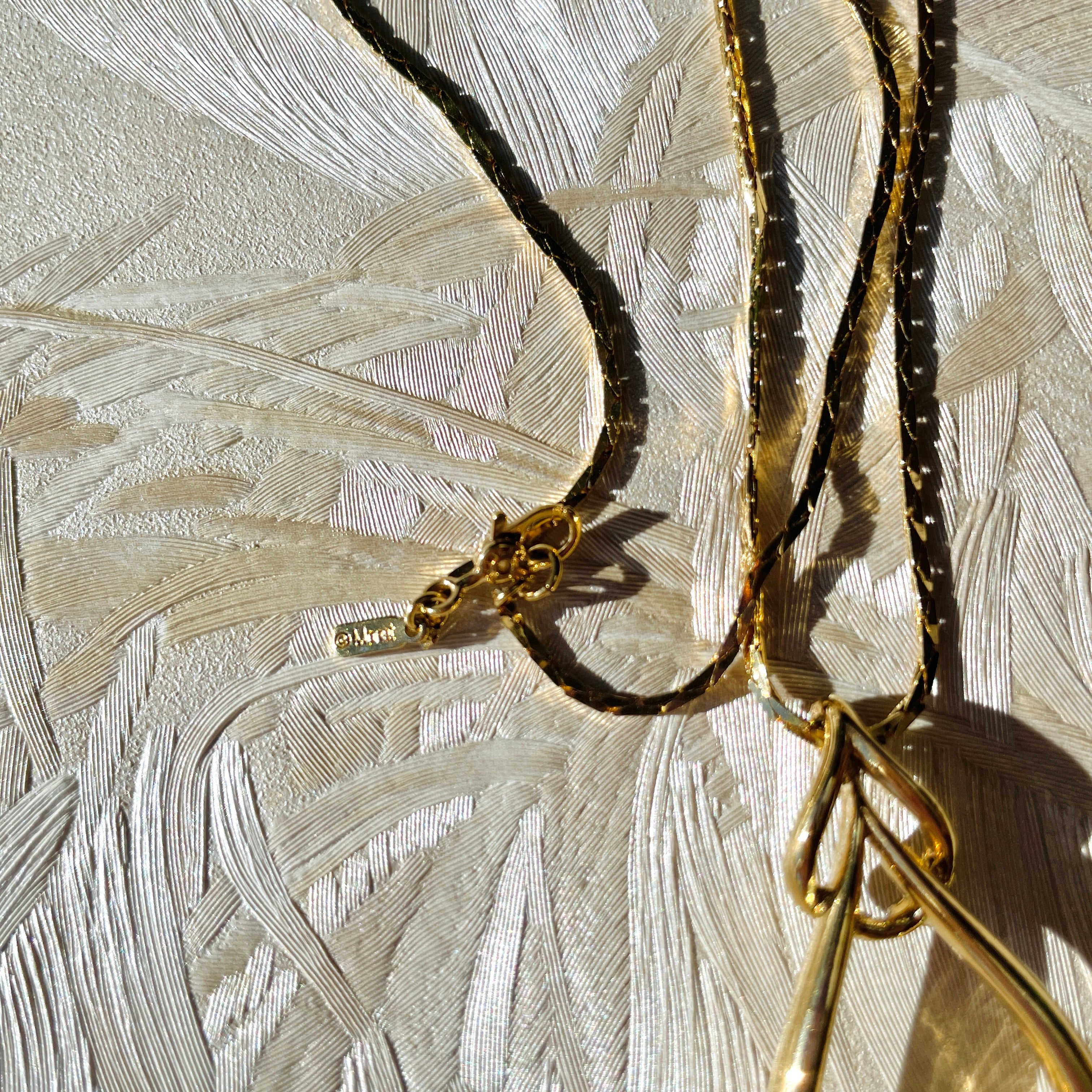 Gold Teardrop Pendant Necklace