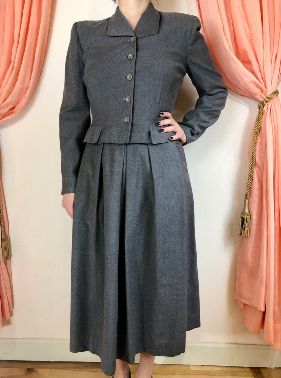 Pleated sales skirt suit
